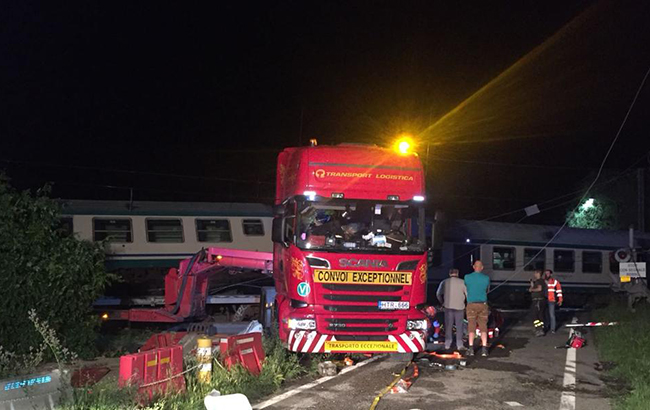 В Італії зіткнулися поїзд і вантажівка, двоє загиблих і 18 потерпілих